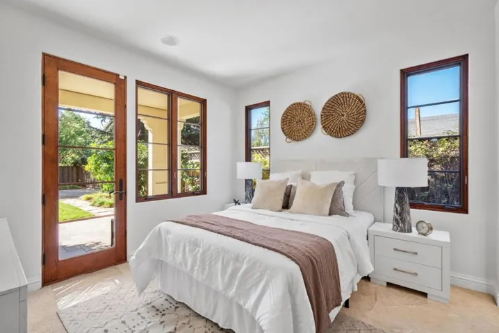 866 Seale Avenue, Palo Alto, California 94303