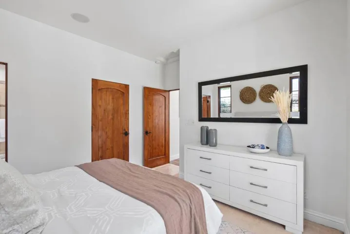 866 Seale Avenue, Palo Alto, California 94303