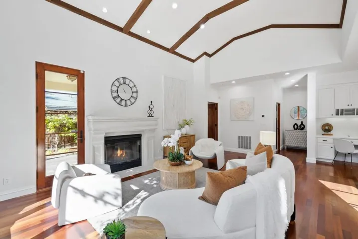 866 Seale Avenue, Palo Alto, California 94303