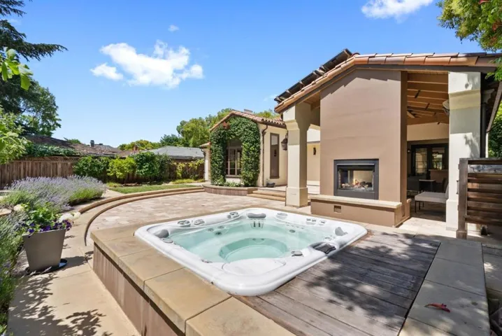 866 Seale Avenue, Palo Alto, California 94303