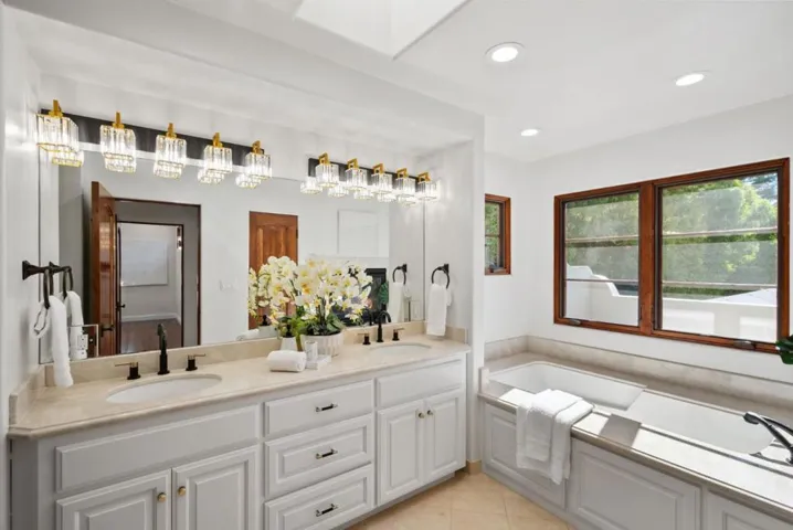 866 Seale Avenue, Palo Alto, California 94303
