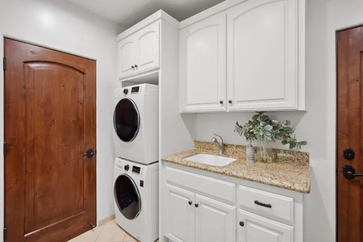 866 Seale Avenue, Palo Alto, California 94303