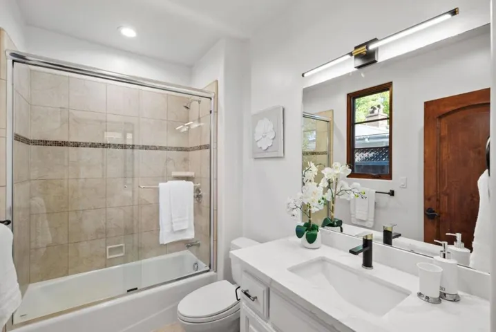 866 Seale Avenue, Palo Alto, California 94303