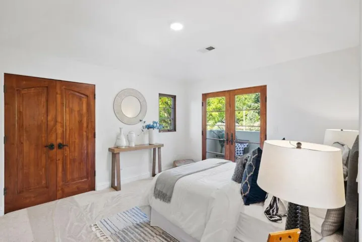 866 Seale Avenue, Palo Alto, California 94303