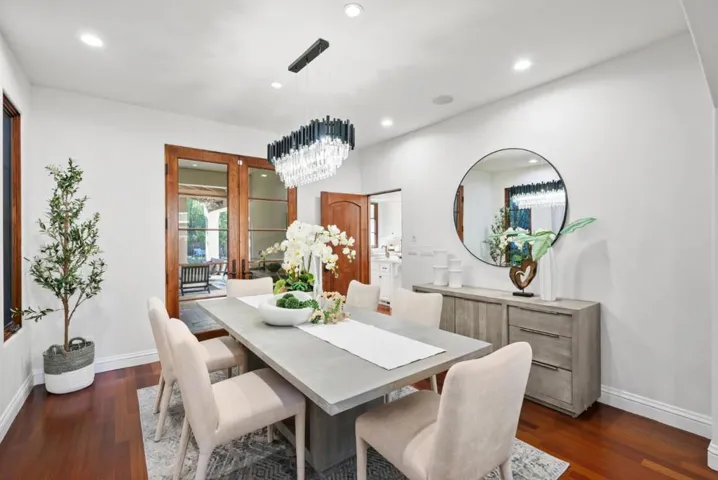 866 Seale Avenue, Palo Alto, California 94303