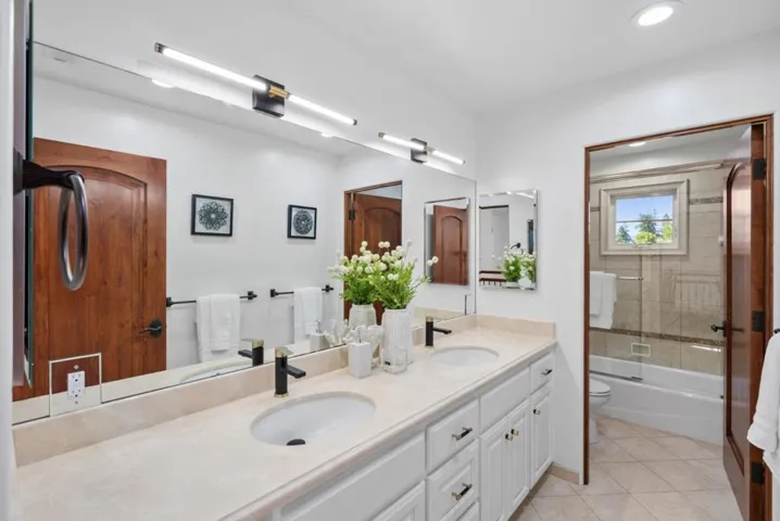866 Seale Avenue, Palo Alto, California 94303