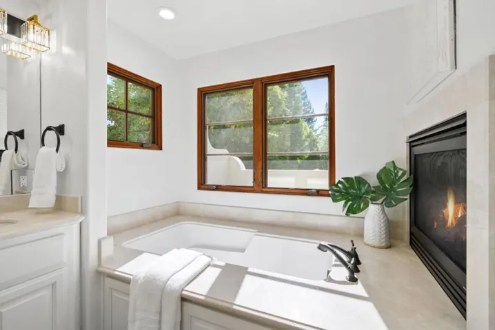 866 Seale Avenue, Palo Alto, California 94303
