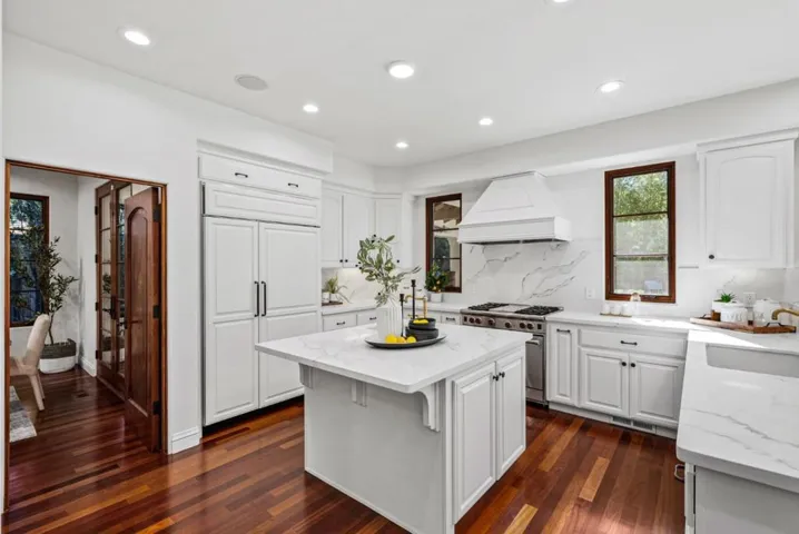 866 Seale Avenue, Palo Alto, California 94303