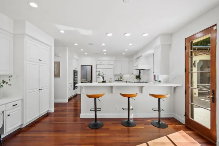 866 Seale Avenue, Palo Alto, California 94303