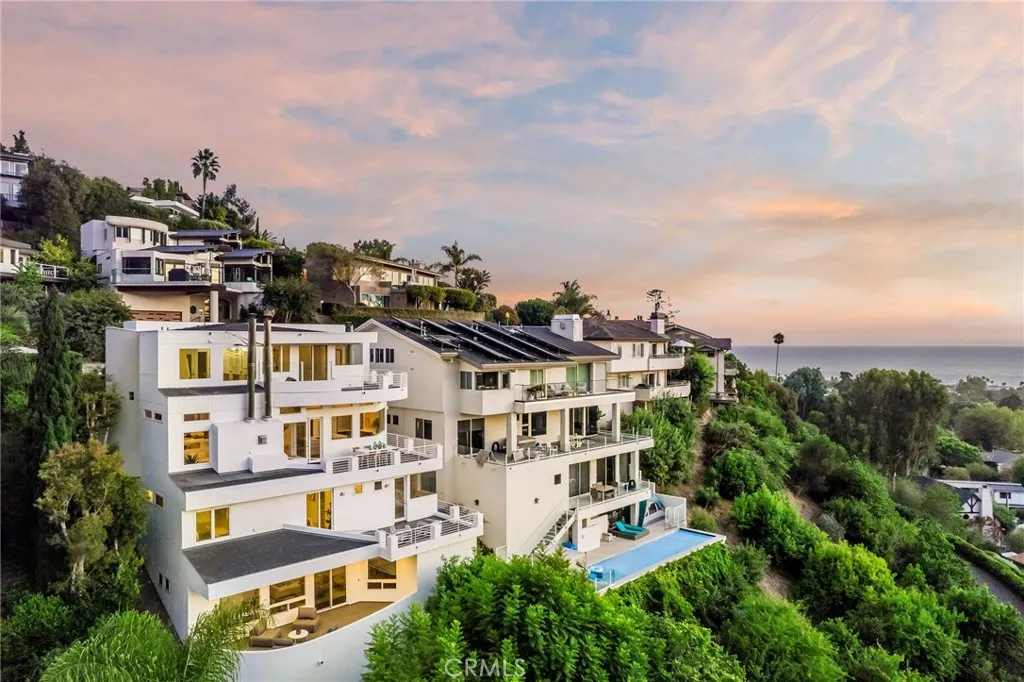547 Temple Hills Drive, Laguna Beach, California 92651, 5 Bedrooms Bedrooms, ,5 BathroomsBathrooms,Residential,For Sale,Temple Hills,LG24182009