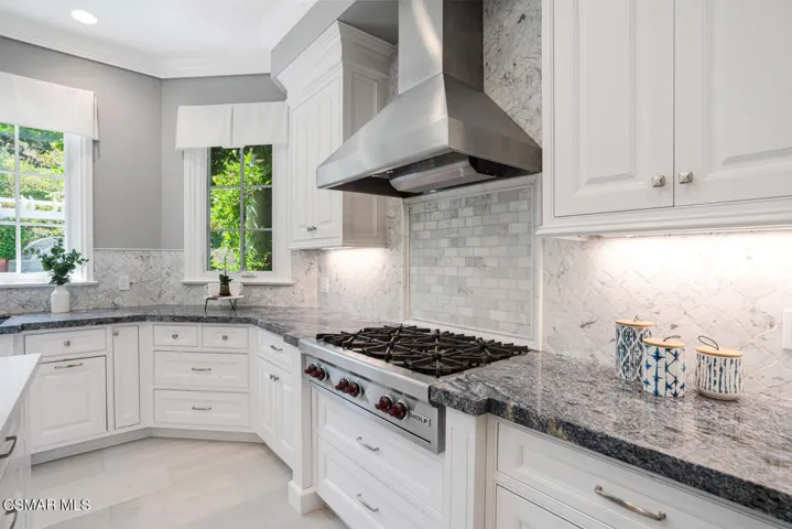 581 Lakeview Canyon Rd-large-016-049-581