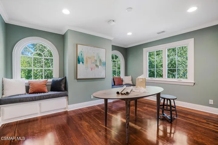 581 Lakeview Canyon Rd-large-045-056-581