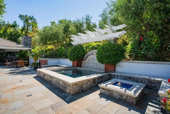 581 Lakeview Canyon Rd-large-055-044-DSC