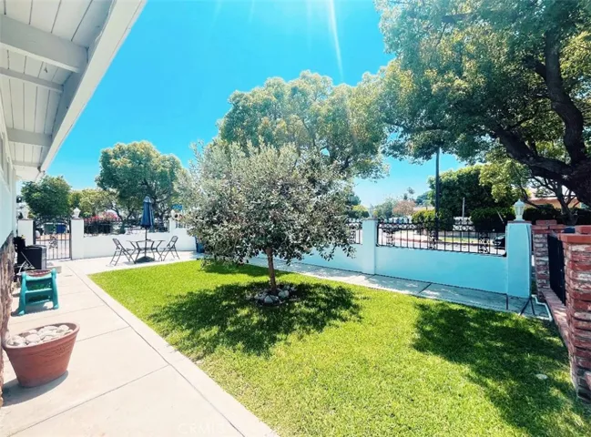 7732 Lemp Avenue, North Hollywood, California 91605