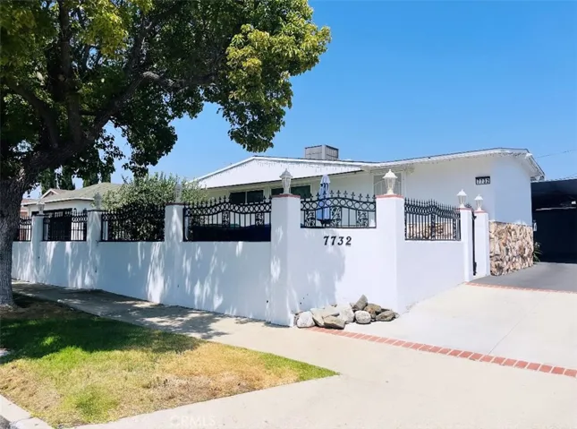 7732 Lemp Avenue, North Hollywood, California 91605