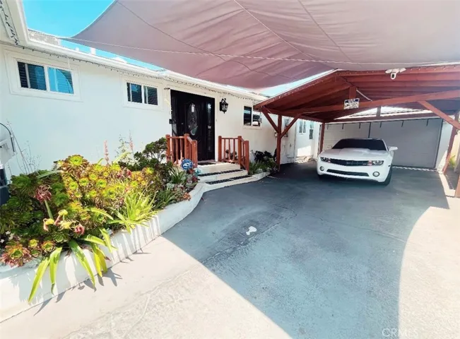7732 Lemp Avenue, North Hollywood, California 91605