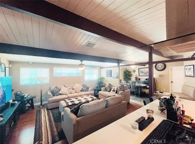 7732 Lemp Avenue, North Hollywood, California 91605