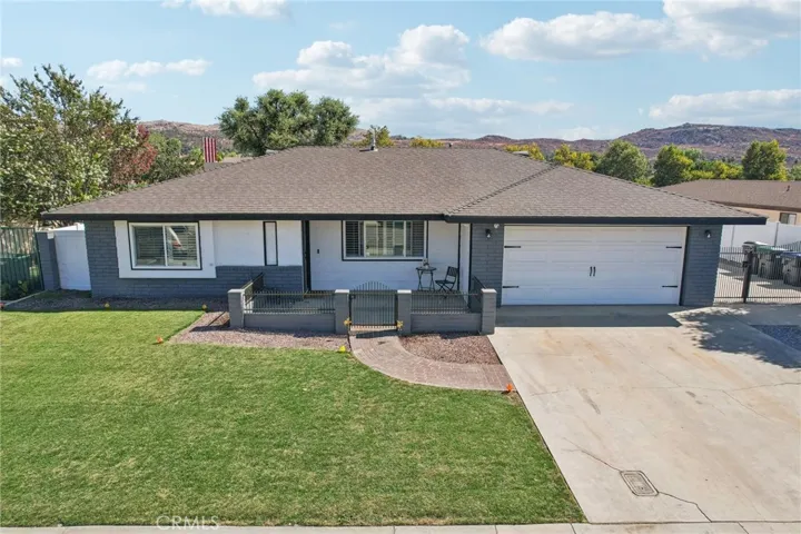 41559 Lomas Street, Hemet, California 92544