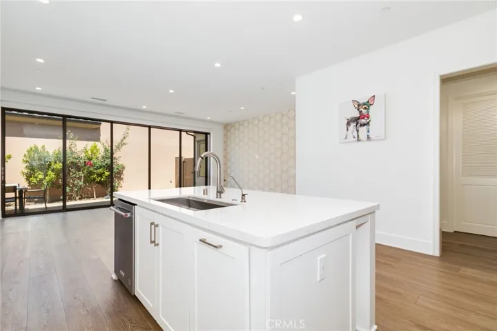 105 Vigna, Irvine, California 92602