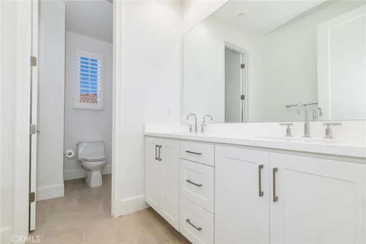 105 Vigna, Irvine, California 92602