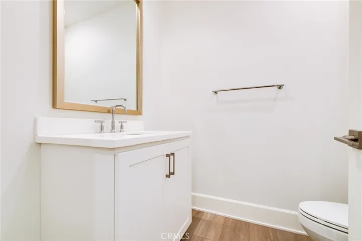 105 Vigna, Irvine, California 92602