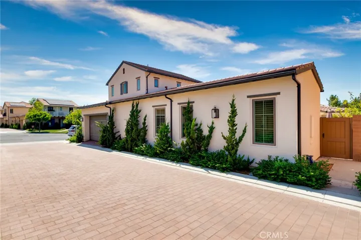 105 Vigna, Irvine, California 92602
