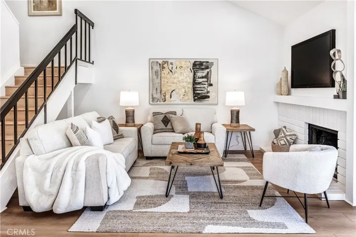 38 Pinewood 50, Irvine, California 92604
