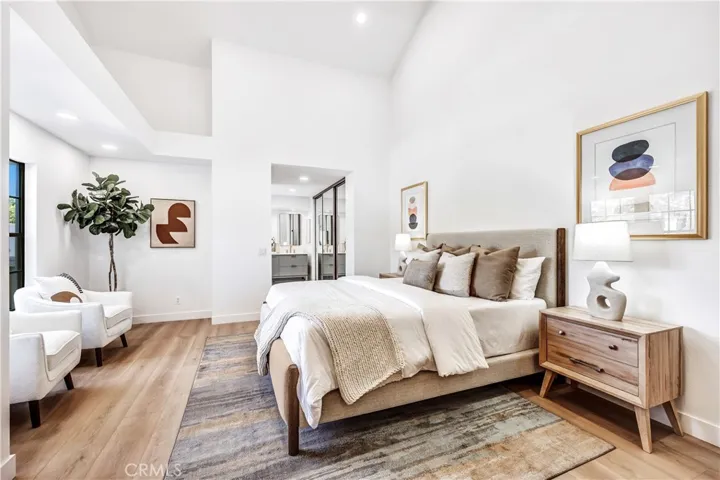 38 Pinewood 50, Irvine, California 92604