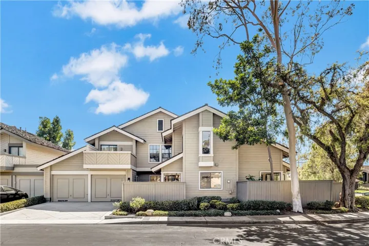 38 Pinewood 50, Irvine, California 92604
