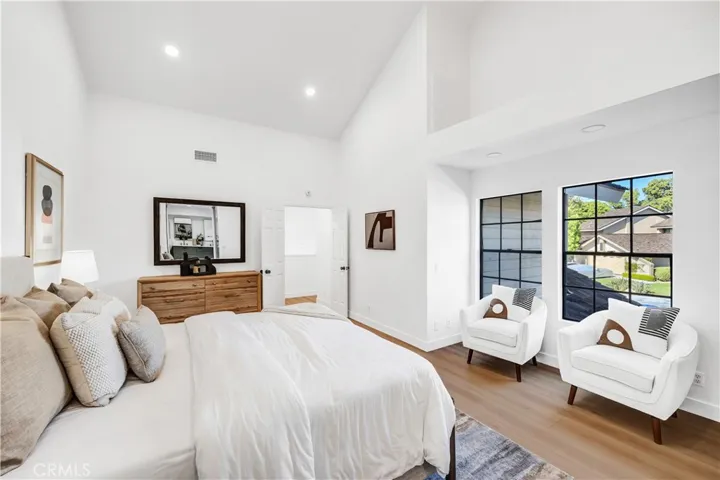 38 Pinewood 50, Irvine, California 92604