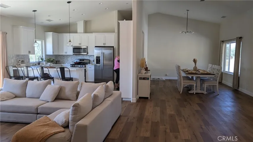 Kitchen & dining room