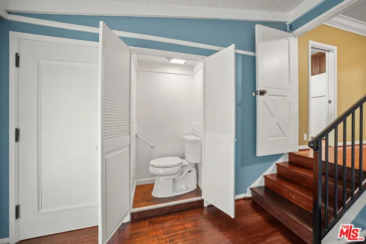 2044 Parnell Avenue, Los Angeles, California 90025