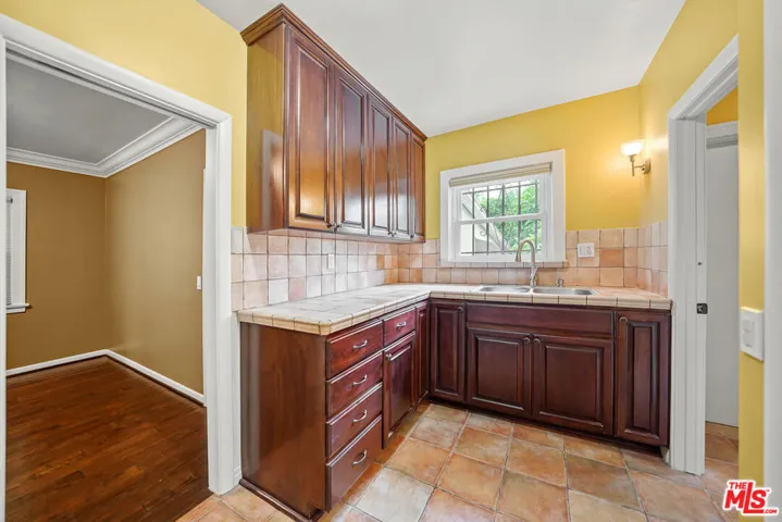 2044 Parnell Avenue, Los Angeles, California 90025