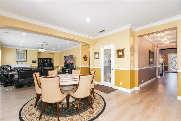 Family kitchen, walk -in pantry with glass door