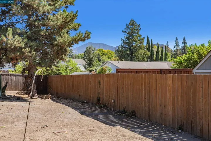 5242 Olive Dr, Concord, California 94521