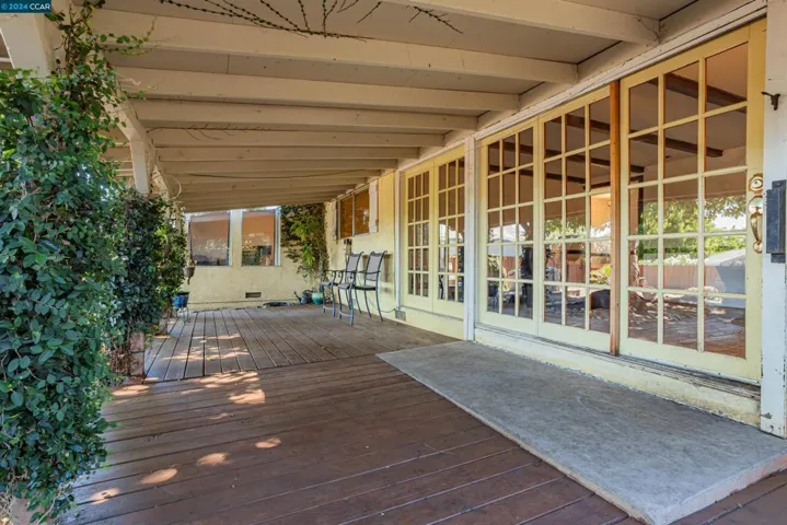 5242 Olive Dr, Concord, California 94521