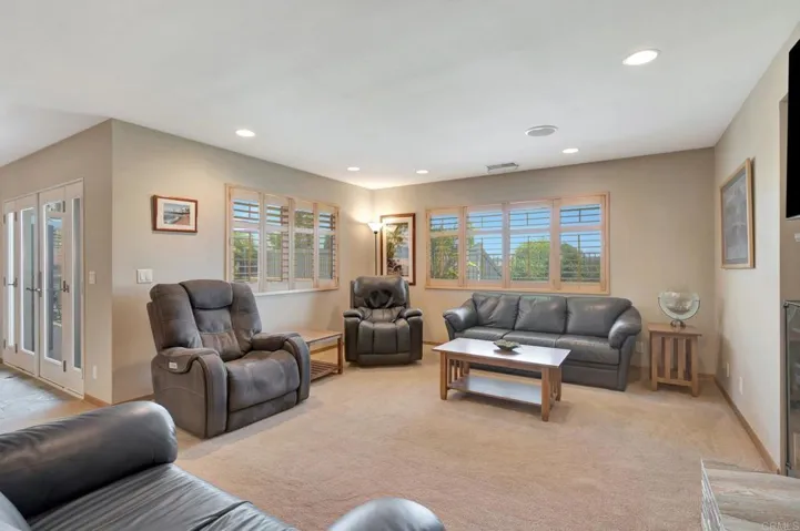 3048 Governor Dr, San Diego, California 92122