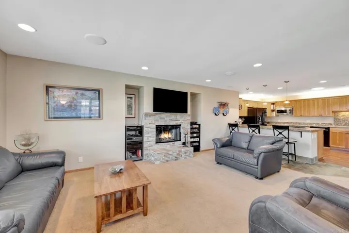 3048 Governor Dr, San Diego, California 92122