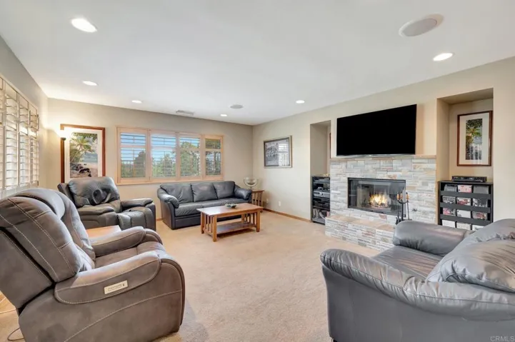 3048 Governor Dr, San Diego, California 92122