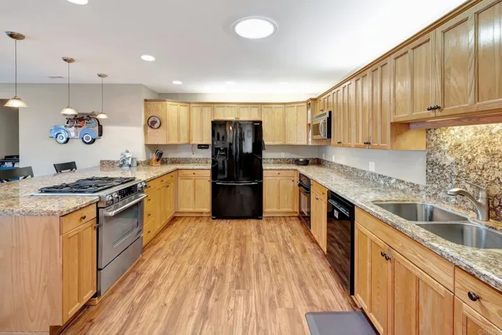 3048 Governor Dr, San Diego, California 92122