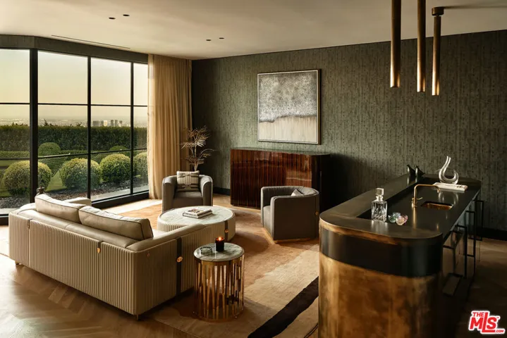 534 Chalette Drive, Beverly Hills, California 90210