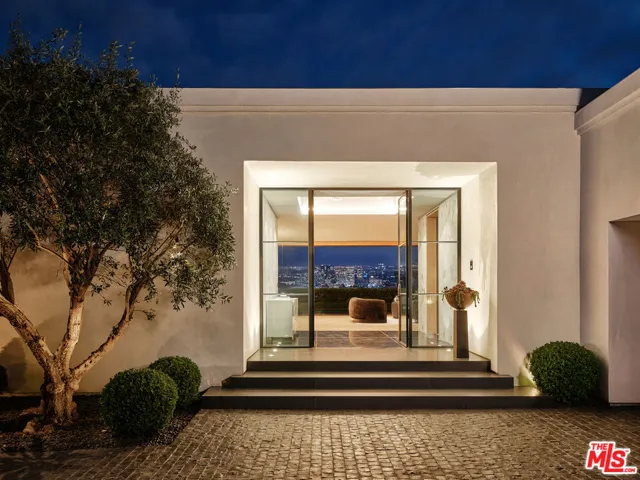 534 Chalette Drive, Beverly Hills, California 90210