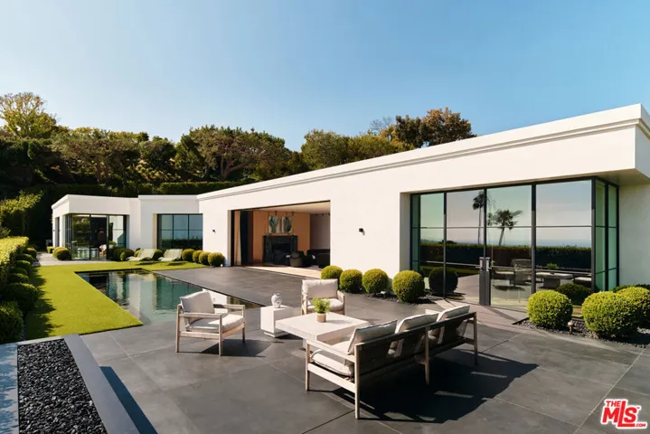534 Chalette Drive, Beverly Hills, California 90210