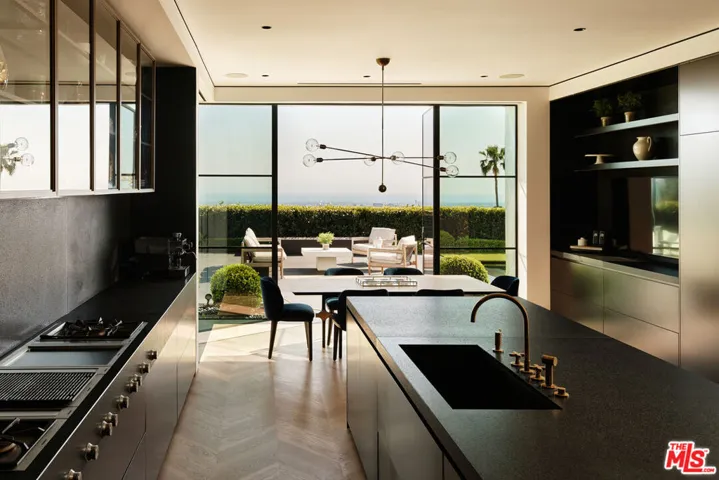 534 Chalette Drive, Beverly Hills, California 90210