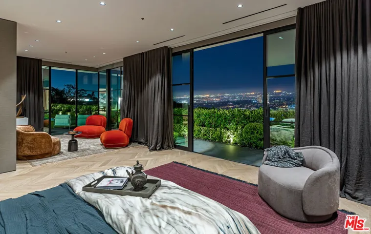 534 Chalette Drive, Beverly Hills, California 90210