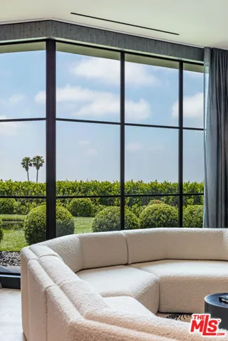 534 Chalette Drive, Beverly Hills, California 90210