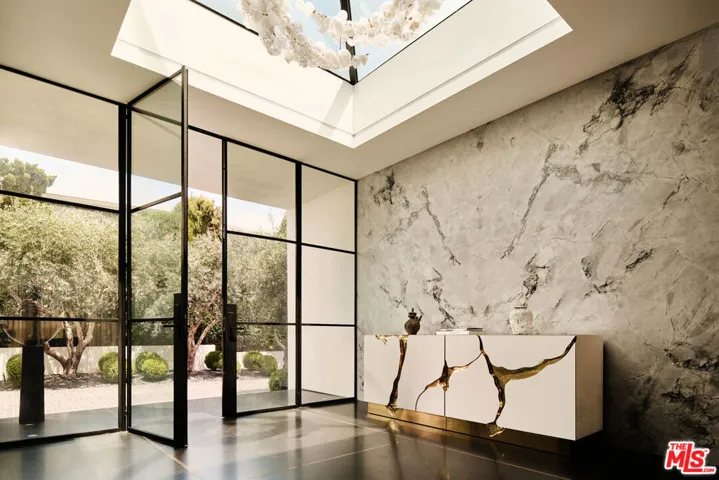 534 Chalette Drive, Beverly Hills, California 90210