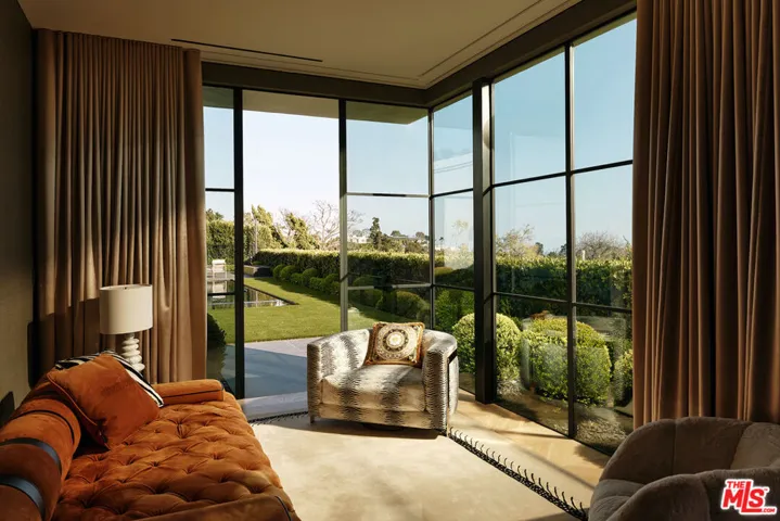 534 Chalette Drive, Beverly Hills, California 90210
