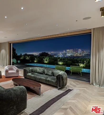534 Chalette Drive, Beverly Hills, California 90210