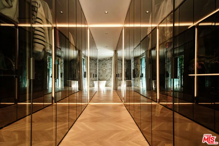 534 Chalette Drive, Beverly Hills, California 90210